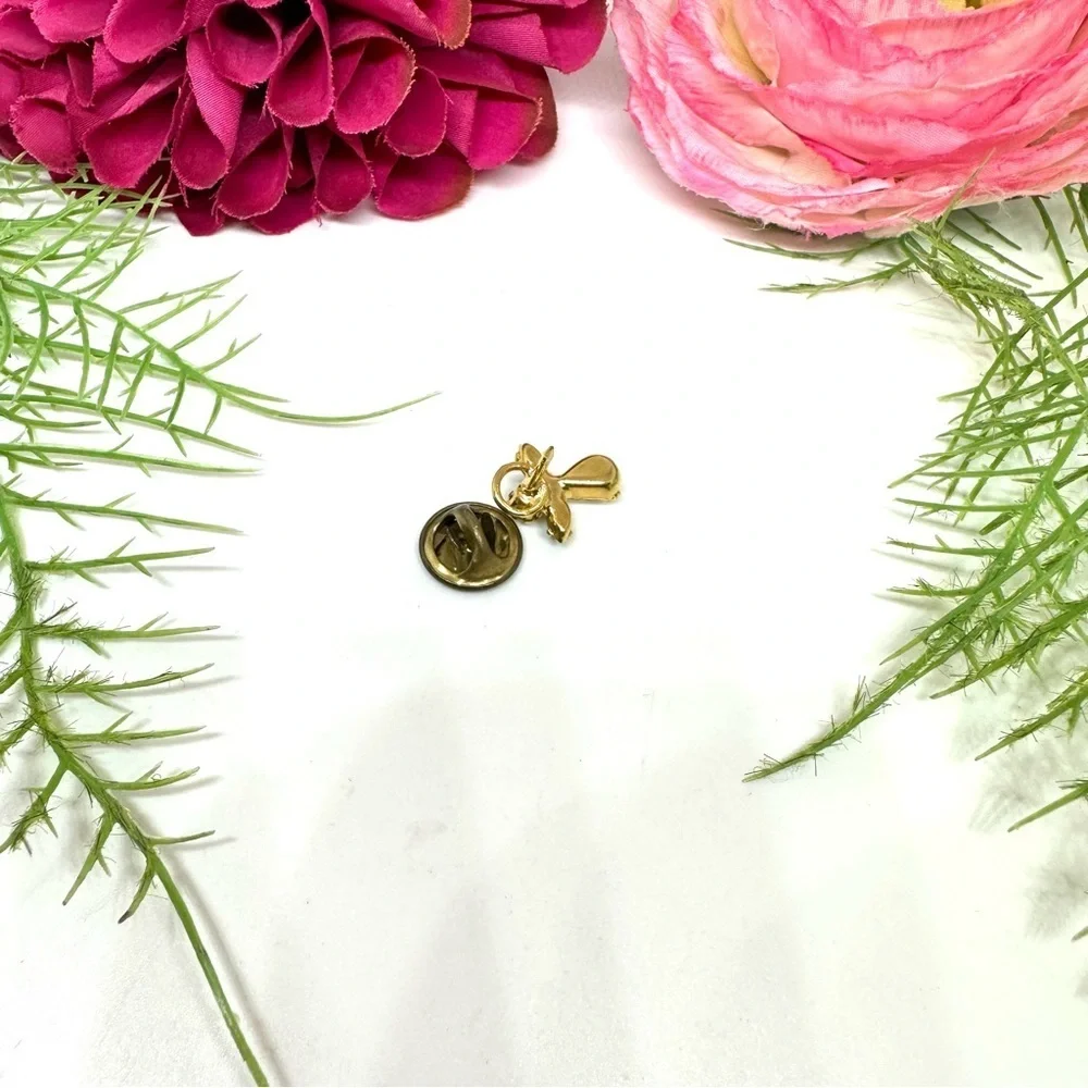 VINTAGE⚜️Dainty Angel Crystal Tack Pin